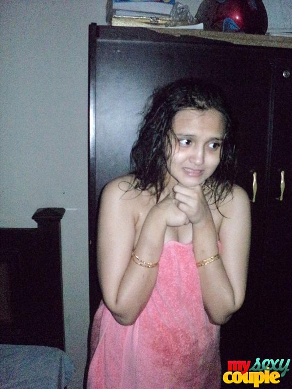 Pic gallery 4 Sonia after shower in towel with sunny. 
