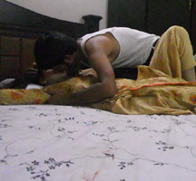 Vid gallery 6 Sonia in shalwar suit stripping naked and